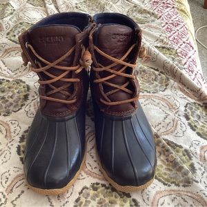 Like new Sperry duck boots